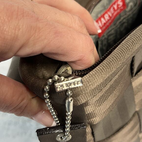 Harveys Seatbelt Purse Crossbody Bag Brown Chestnut Expresso 10"x10" Zip Closure - Picture 15 of 16